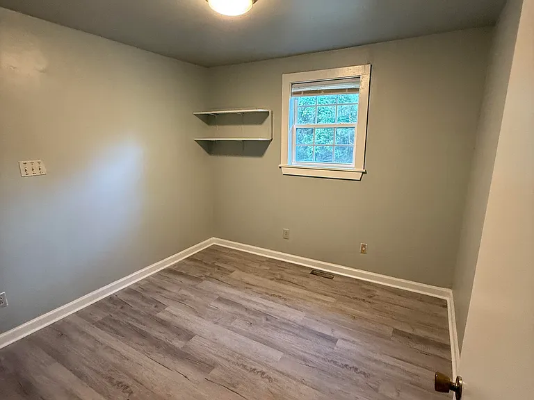 5609 Hollytree Dr — Photo 9
