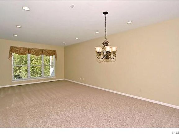 3rd image of 1380 Kensington Way Dr