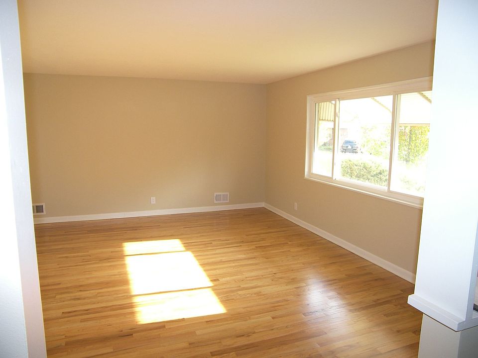2nd image of 10434 Kalamath St