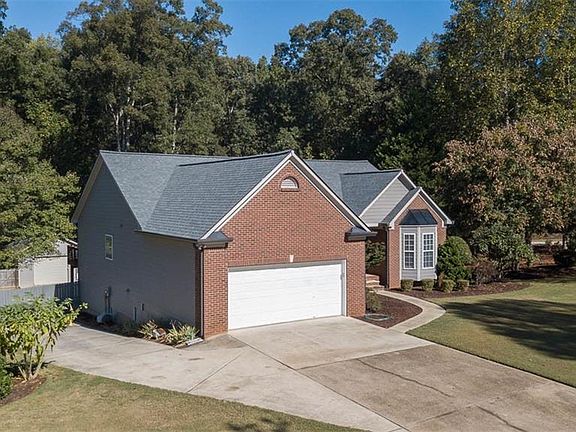 3rd image of 6194 Saddlehorse Dr