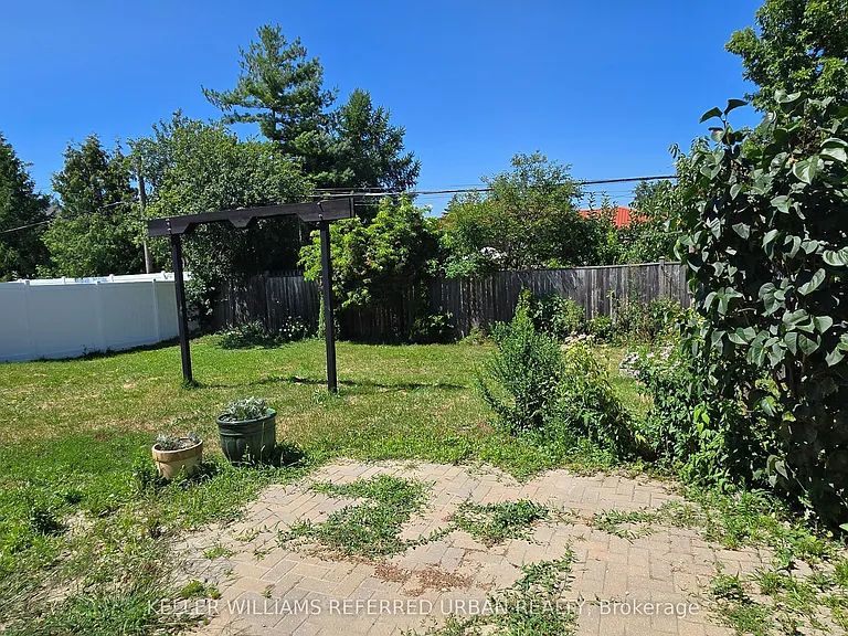166 Kennard Ave — Photo 20