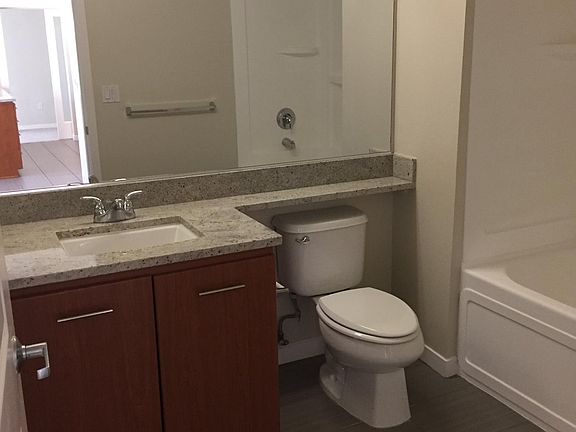 3rd image of 406 River Side Ct