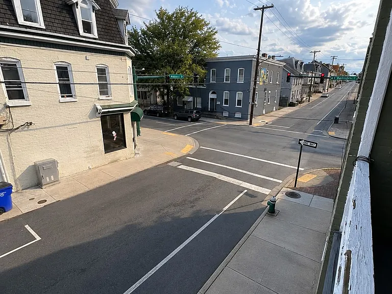 148 E Washington St — Photo 11