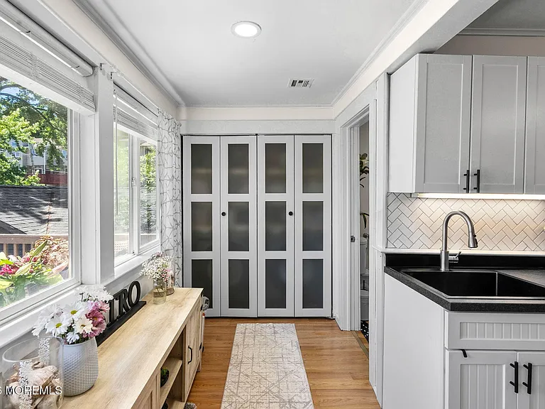 89 Washington Ave — Photo 24