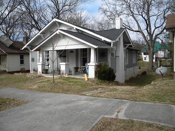 2nd image of 1805 Woodbine Ave