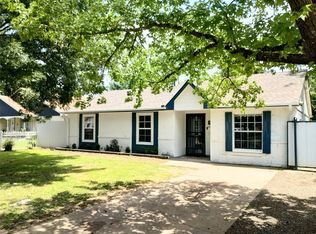 704 Manhattan Dr, Dallas, TX 75217