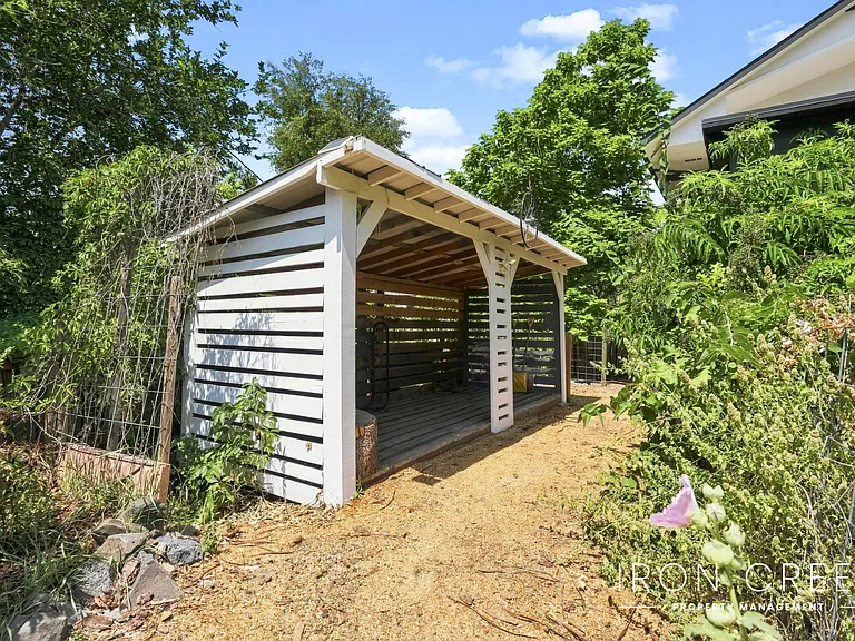 409 W Ada St — Photo 33