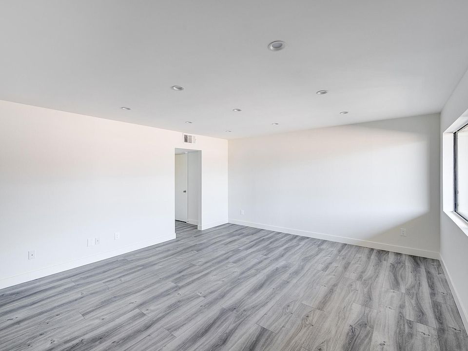 1st image of 367 Salem St APT 202