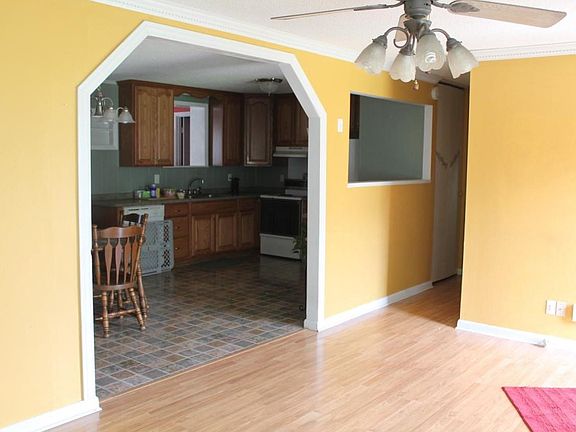 3rd image of 1919 Bartway Dr