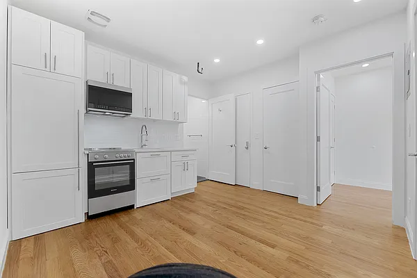 Rented by REAL New York | media 12