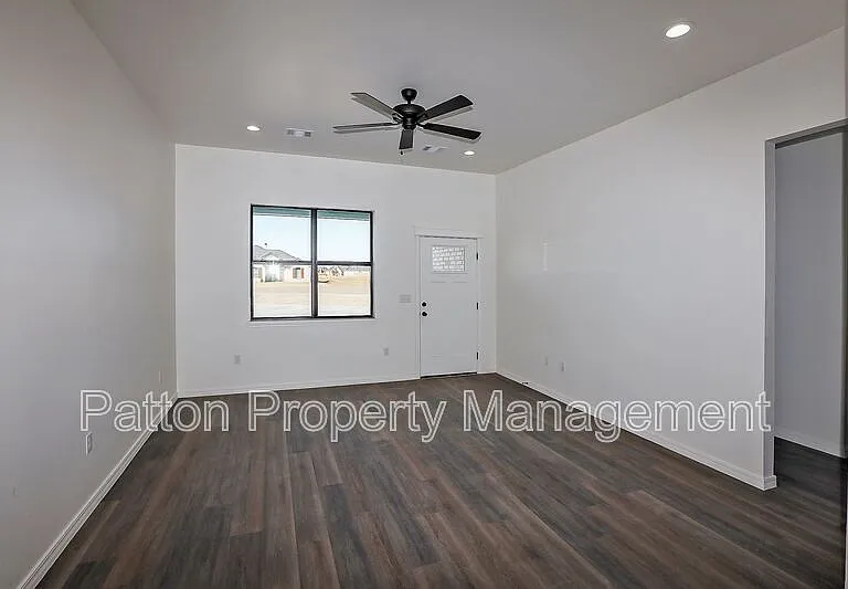13771 Periwinkle Dr #B — Photo 22