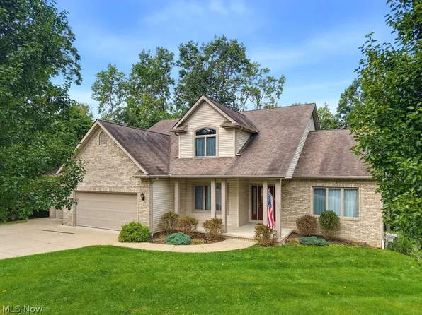10 Cayuga Trl, Malvern, OH 44644