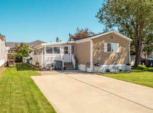 22 N Westover Cres, Claresholm, AB T0L0T0
