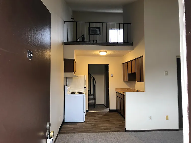 Bella Dora Rosamond Ave. Apartments — Photo 10