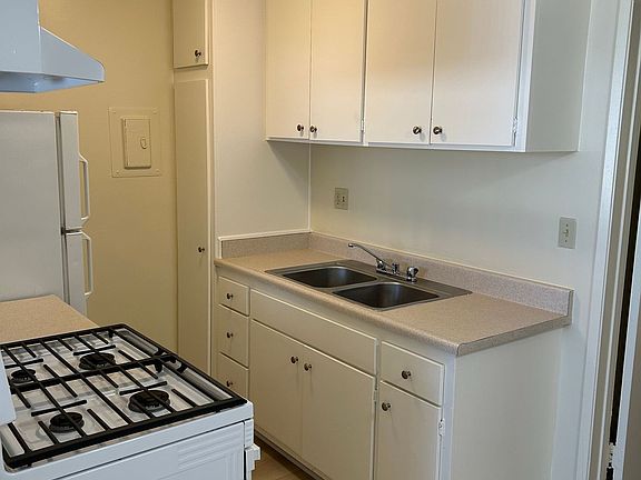 5th image of 18550 Prairie St #5