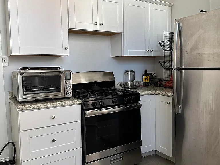 223 W Hill St #1 — Photo 3