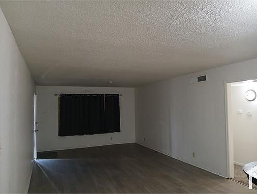 3rd image of 428 N Effie St #D