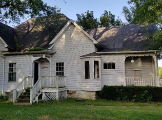 407 E Main St, Toledo, IL 62468