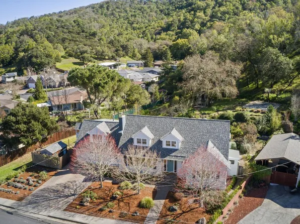 445 Corte Norte, Novato, CA 94949