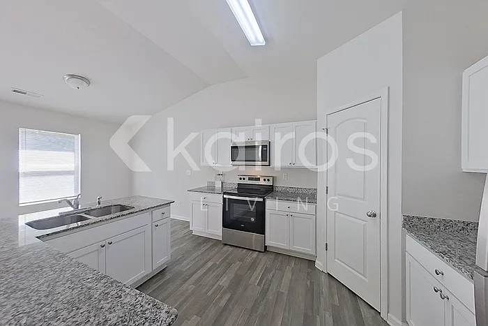 1699 Amberlight Cir — Photo 5