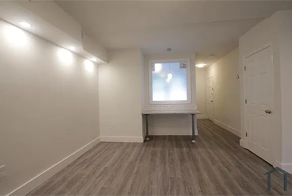 1729 E St NE — Photo 3