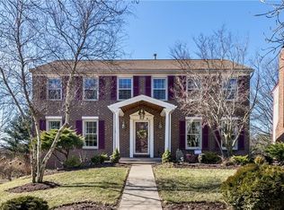 862 Macarthur Dr, Pittsburgh, PA