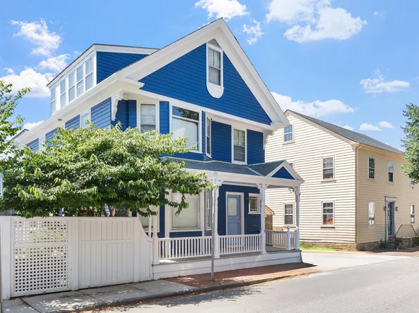 21 Division St, Newport, RI 02840