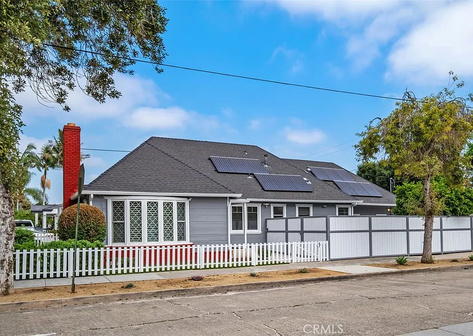 1345 S Parton St