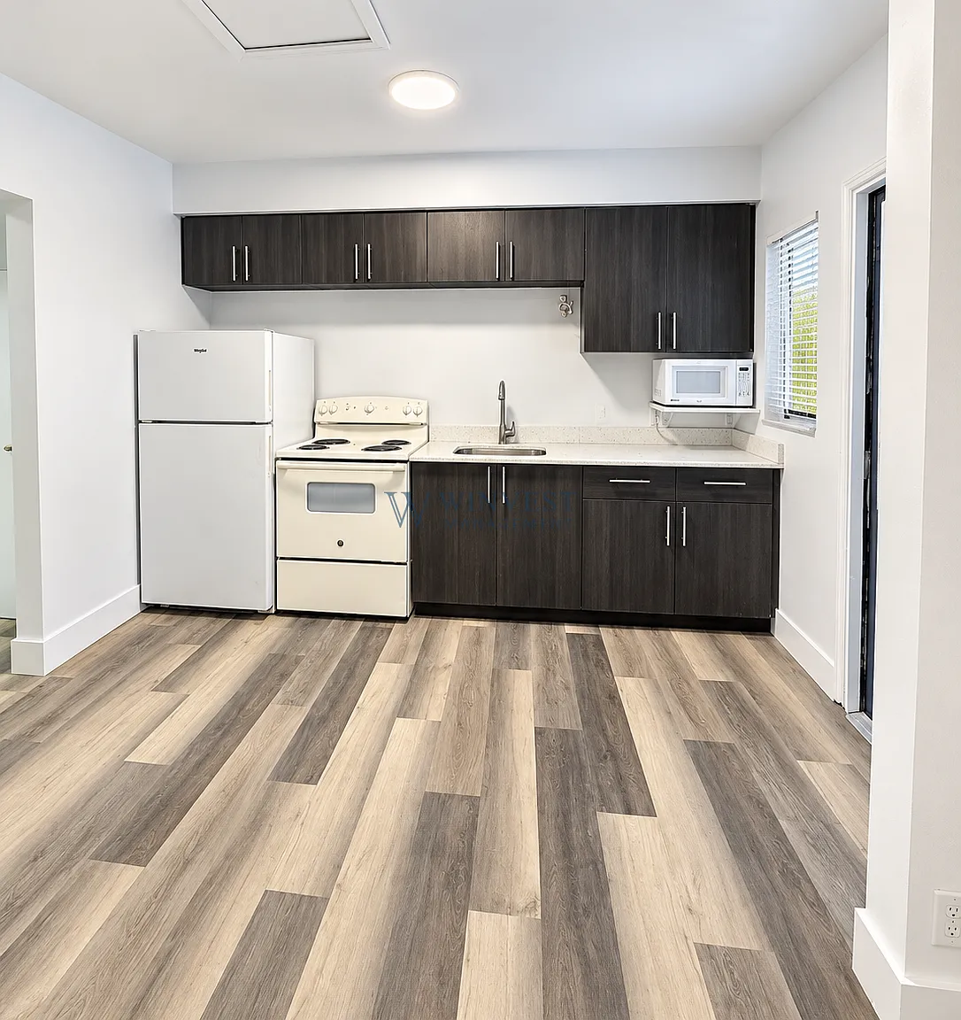 Charming 2BR Near Downtown Hollywood & the Beach | Front Porch — Photo 2