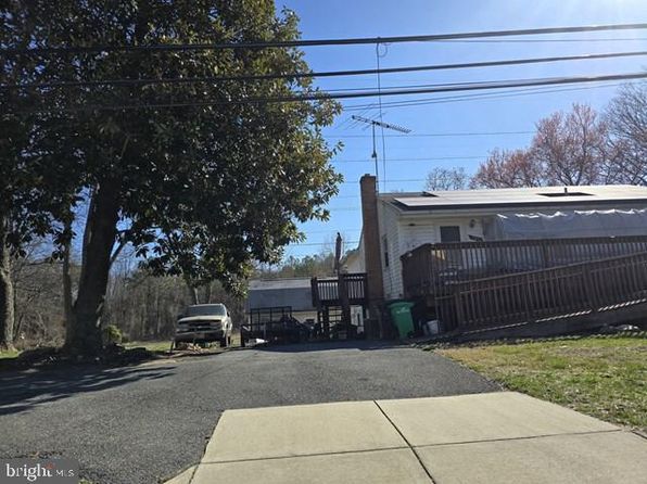 7011 Old Chapel Dr, Bowie, MD 20715