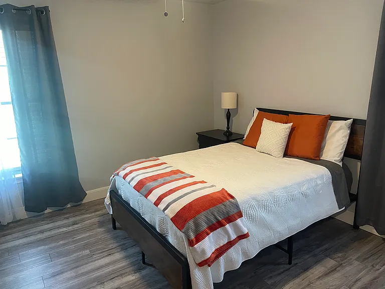 210 S Guilford Dr — Photo 11