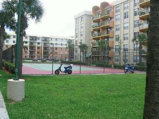 5th image of 9340 Fontainebleau Blvd #W401