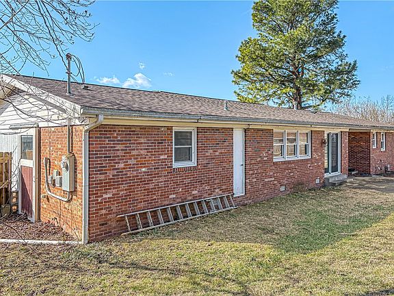 5th image of 1609 Cherokee Cir