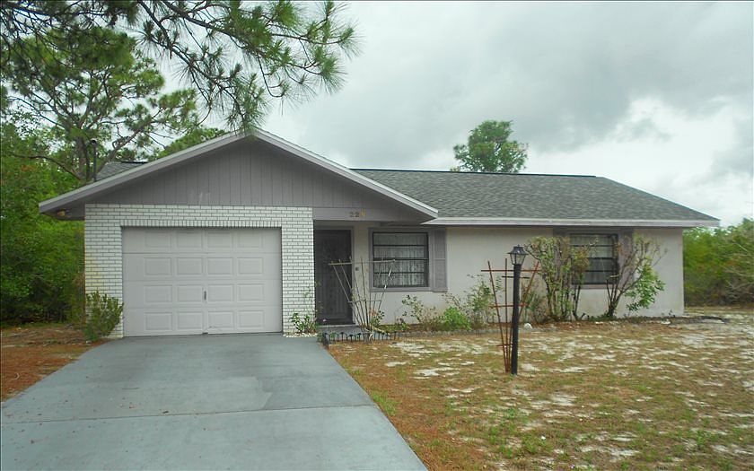 1st image of 228 E Canal Way NE