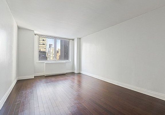 4th image of 212 E 47th St APT 11D