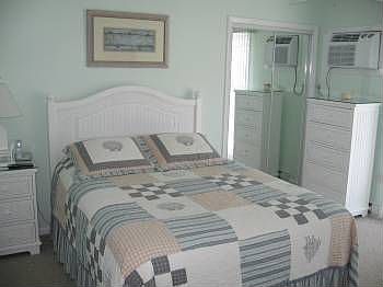 5th image of 2151 Asbury Ave APT 9