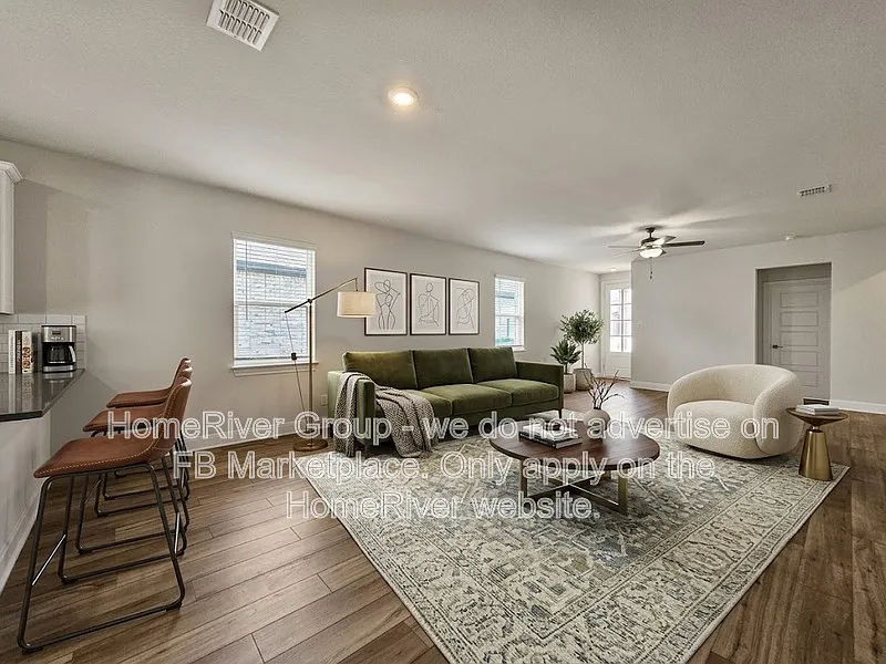 4 bed, 2.0 bath, 1849 sqft, $1,945 — Photo 3