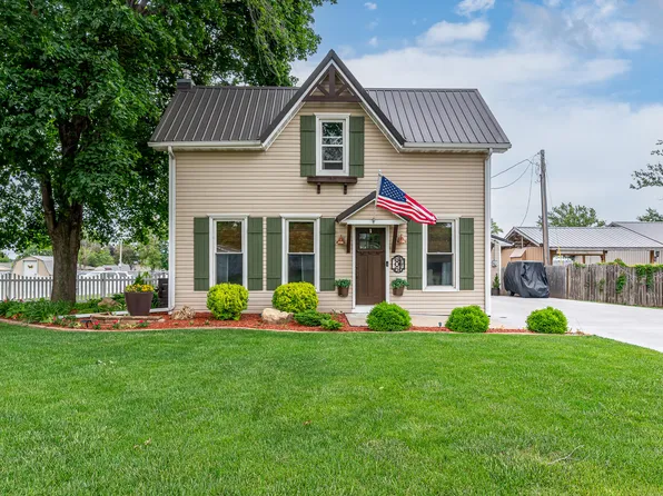 806 Cypress St, Wilton, IA 52778