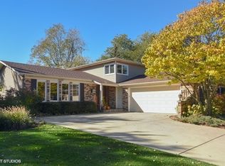 1053 E Grissom Dr, Palatine, IL 60074