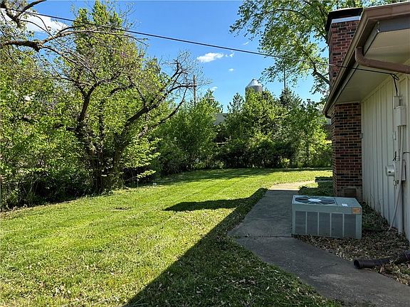 2nd image of 5501 Claremont St