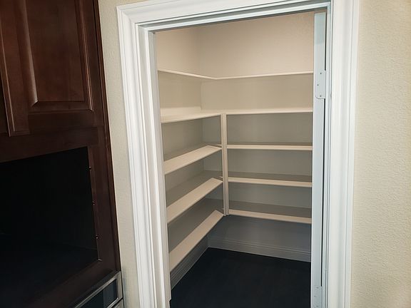 4th image of 2137 Pepperdine Dr
