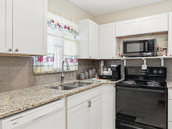 4th image of 5780 Fernley Dr Drive W #102