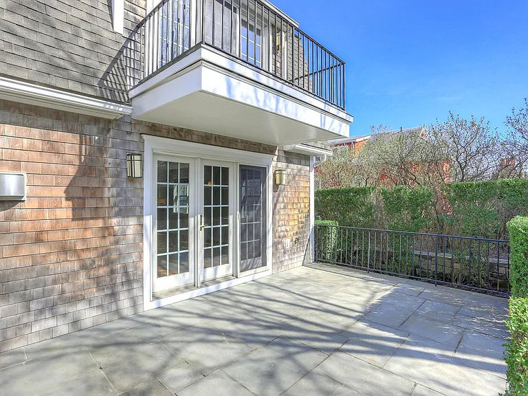 12 Davenport Ave #2 — Photo 12