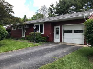 7 Bolton Dr, Oneonta, NY 13820