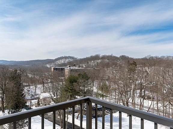 3rd image of 25 Stewart Place #716