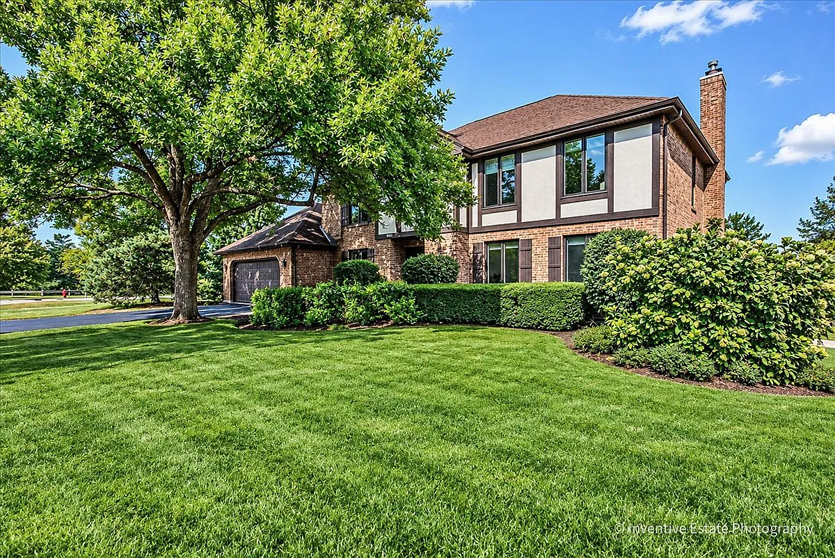 4 bed, 2.5 bath, 3315 sqft, $5,250 — Photo 3