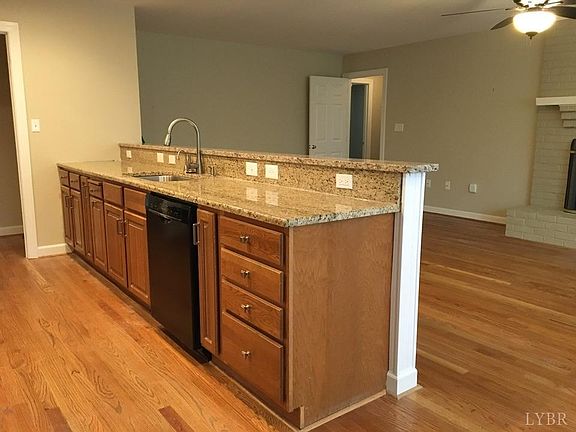 5th image of 107 Bennington Dr