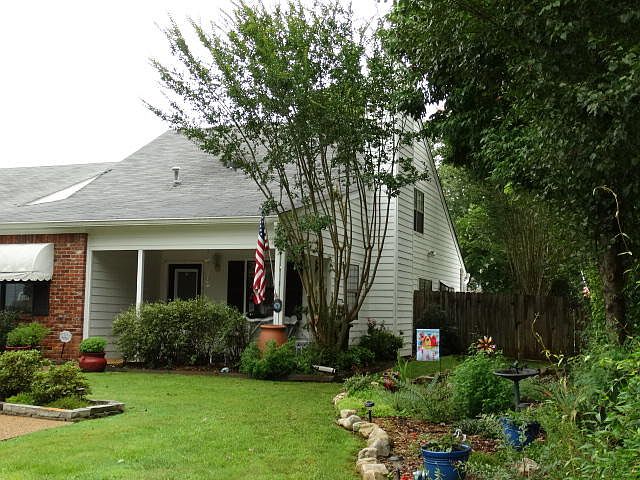 1st image of 1317 Leaside Ln