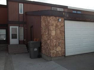 118 E Davis St, Rawlins, WY 82301
