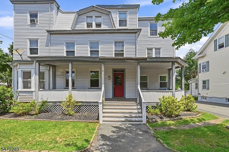 1 bed, 1.0 bath, $1,700 — Photo 2